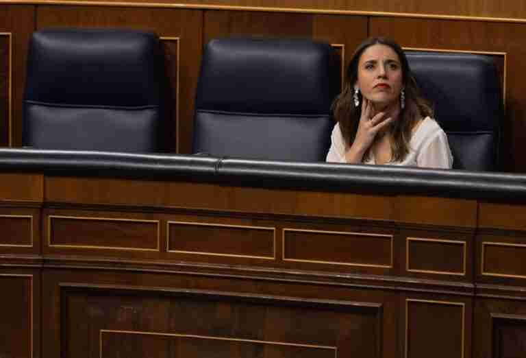 Irene Montero, "consternada" por el asesinato de dos niñas a manos de su madre en Cuenca