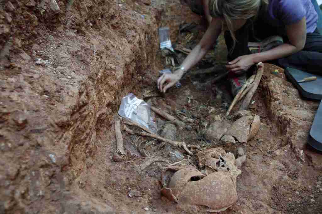 Manzanares recibe 180.000 euros para exhumar de su cementerio personas represaliadas en guerra civil y franquismo