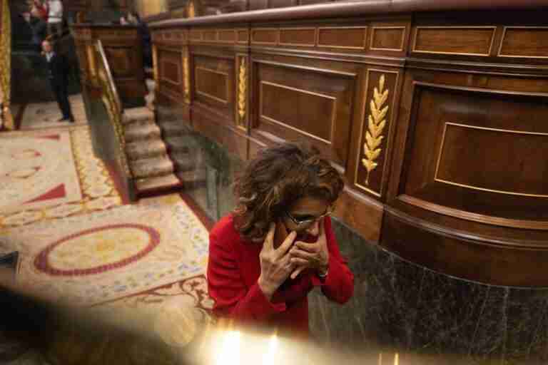 Montero no aclara si ha hablado con Page y alega que en el PSOE hay coordinación "por una vía u otra"