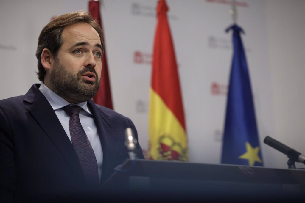 Núñez pide a García-Page apoyo "para frenar la deriva radical" de Sánchez: "No es momento de titulares sin acciones"