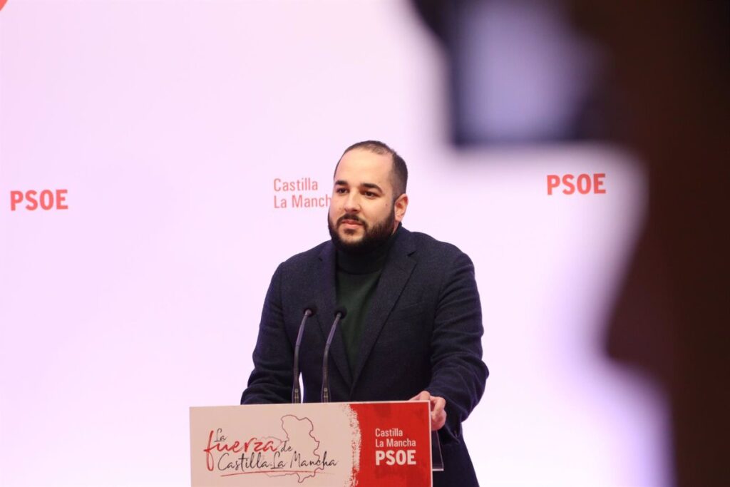 PSOE reprueba a Núñez por "abrazar abiertamente a una alternativa de carambola entre PP y Vox" en C-LM