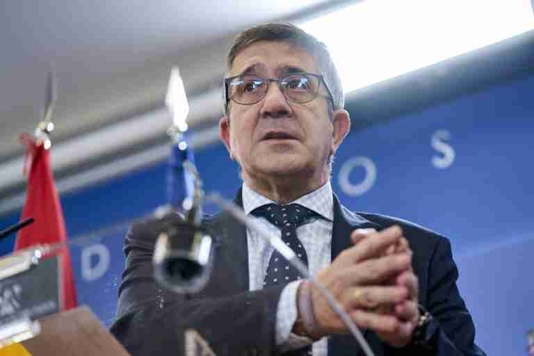 Patxi López discrepa de García-Page y subraya que el Gobierno es "valiente" por reformar la malversación
