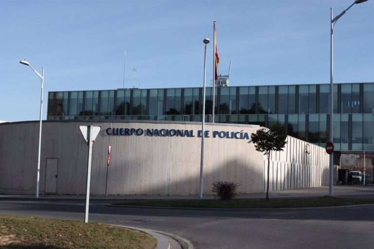 Policía desmantela un entramado que facilitaba documentación falsa a inmigrantes para regularizar su situación