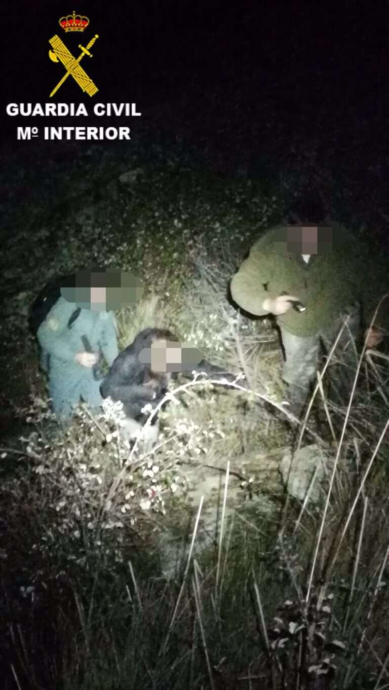 Rescatada una senderista y su perro tras quedar atrapados al caer sobre unas zarzas en El Real de San Vicente