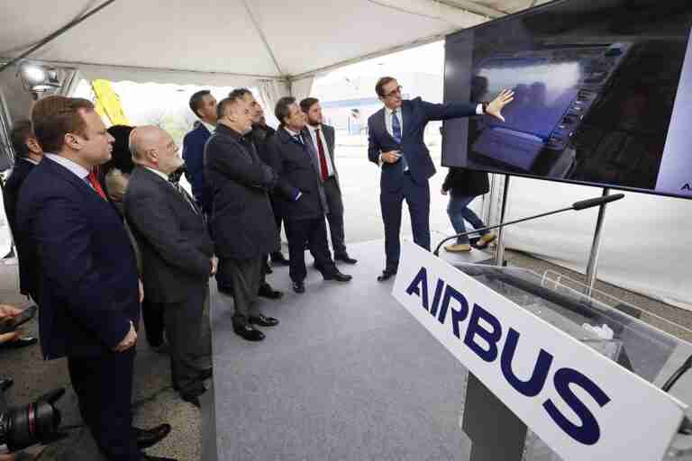 Sáez celebra la inversión que hará posible que el programa para actualizar helicópteros Tigre se desarrolle en Albacete