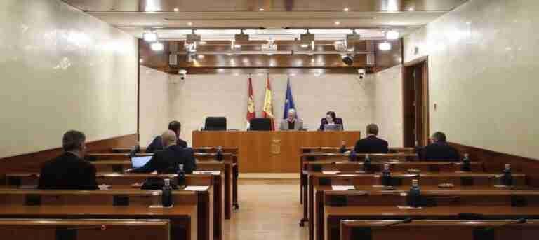 Vivas para su debate en pleno 805 de las 815 enmiendas presentadas a Proyecto de Ley de Presupuestos de C-LM para 2023