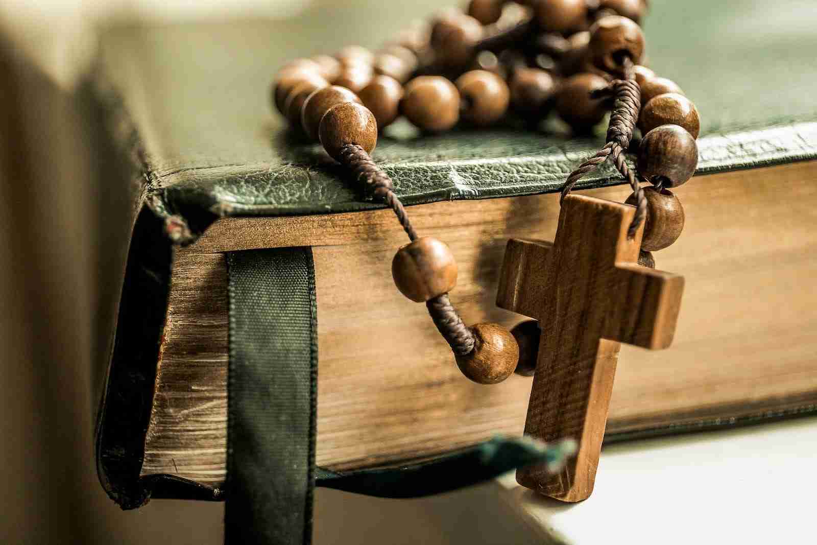 10 mandamientos de la Iglesia Católica: ¿Cuáles son?