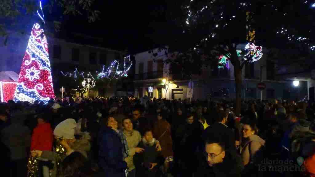 Luz, sonido y fuegos artificiales para inaugurar la Navidad en Quintanar de la Orden 10