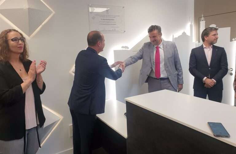 Abre la nueva Oficina Municipal de Turismo de Guadalajara en el casco histórico tras diez años en una caseta de obra