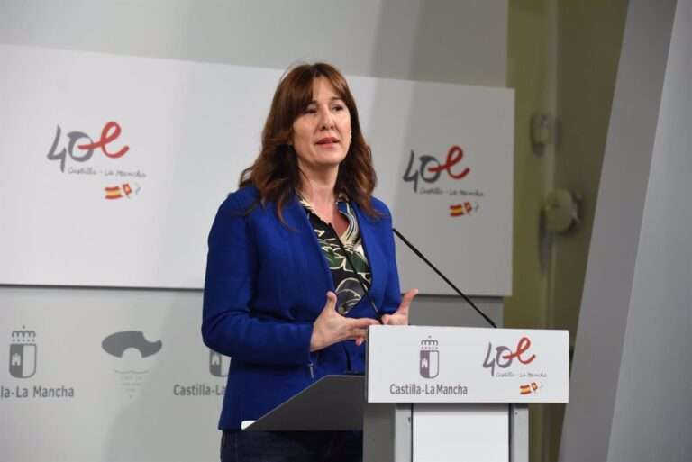 Blanca Fernández ve una "broma de mal gusto" y un "bulo" que Núñez sugiera que ella no quiere que Page sea candidato