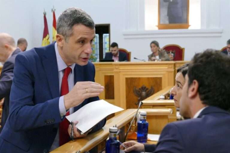 CS afea a Tolón unirse al exconcejal de Vox para aprobar el presupuesto de 2023 y afirma que ellos no lo apoyarán