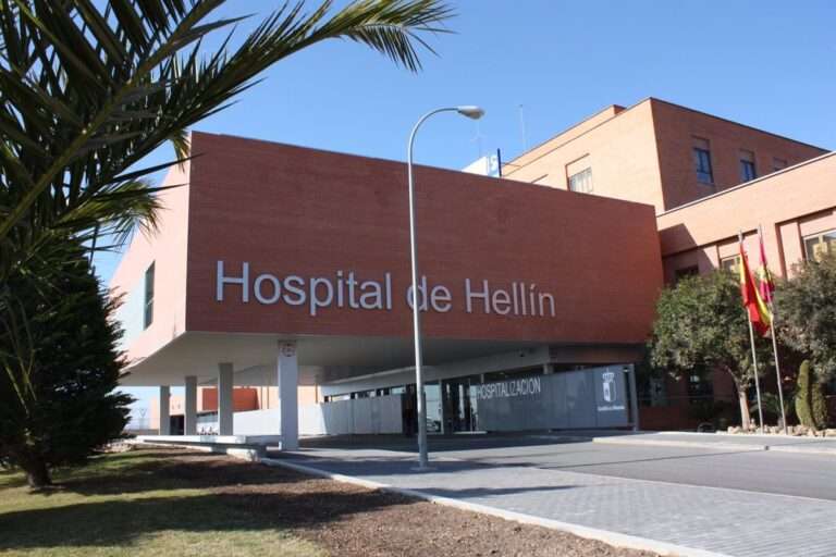Detienen a una mujer en Hellín por dar a luz y abandonar a su bebé, que falleció