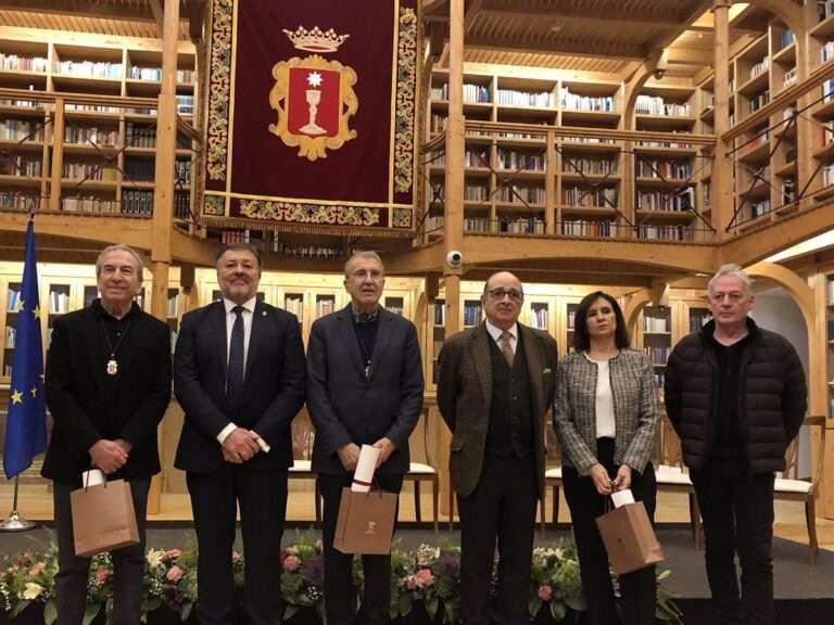 Dolz define a los Hijos Predilectos y Adoptivos de Cuenca como "personas que encarnan los valores del sacrificio"