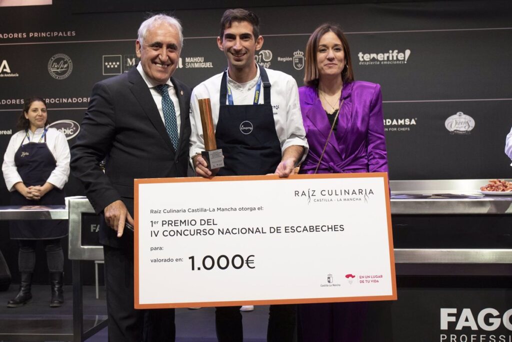El chef Víctor Infantes del restaurante Ancestral gana el Concurso Nacional de Escabeches Raíz Culinaria C-LM