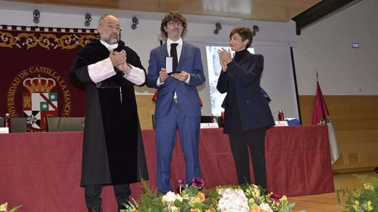 El homenaje póstumo al economista ciudadrealeño Emilio Ontiveros centra el acto de la UCLM en el día de su patrón