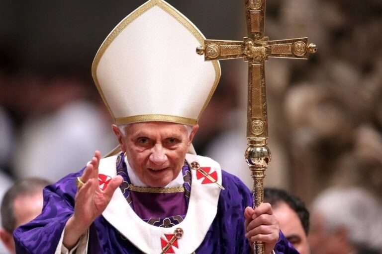El obispo de Sigüenza-Guadalajara oficiará dos misas por Benedicto XVI y pide a los fieles que recen por él