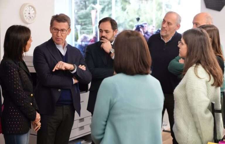Feijoo acusa a Sánchez de usar el "inexistente" protocolo del aborto en CyL para "opacar" excarcelaciones de violadores