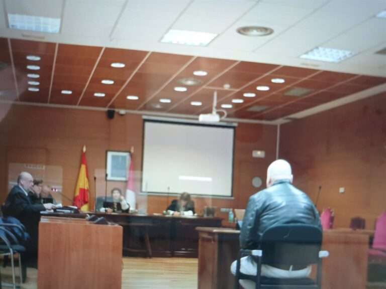 Fiscal mantiene seis años de cárcel para dos autores de apuñalar a otro con el que estuvieron en un bar de Yunquera