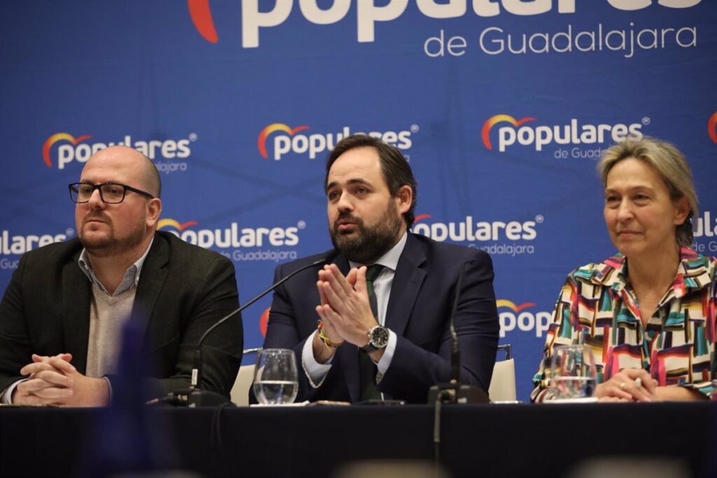 Guarinos se compromete a "darlo todo" como candidata y fija en Bris como referente en la política del PP