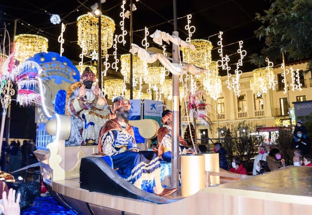 La Gran Cabalgata de Guadalajara narrará un cuento sobre la magia de la Navidad con la llegada de los Reyes en carroza