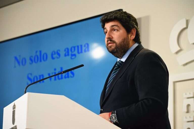 López Miras: "El recorte al trasvase es un golpe a la economía de España que el Gobierno no ha sabido calcular"