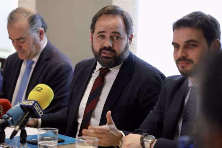 Núñez pedirá a Madrid que dé respuesta a Talavera en su abono de transporte y reclama para ello 500.000 euros a C-LM