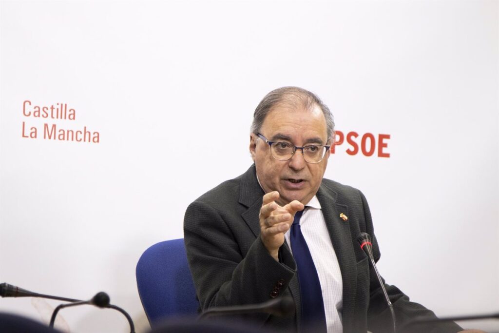 PSOE pregunta a Núñez si sigue pensando pactar con Vox, aunque Tellado diga que son "el partido de la crispación"