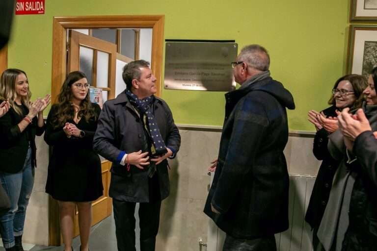Page inaugura el Servicio de Atención Temprana en Munera y pone la primera piedra de la futura residencia de mayores