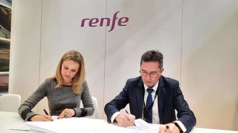 Renfe y el Ayuntamiento de Sigüenza acuerdan en Fitur dar vida de nuevo al Tren Medieval con visitas guiadas