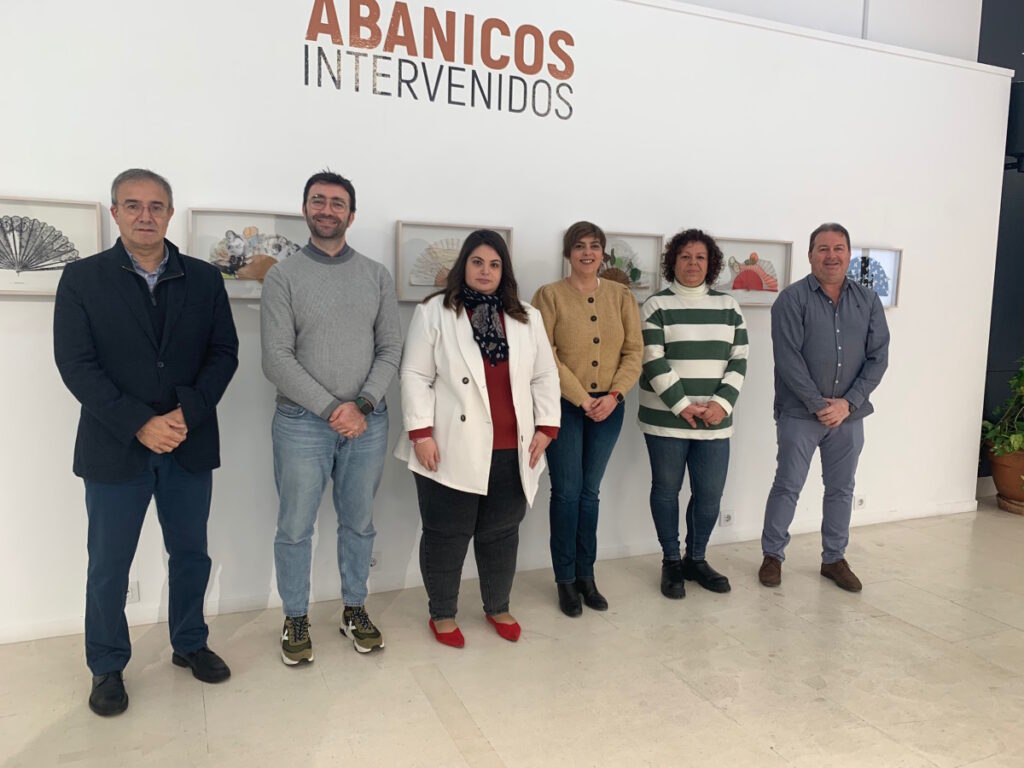 exposicion abanicos intervenidos en tarancon