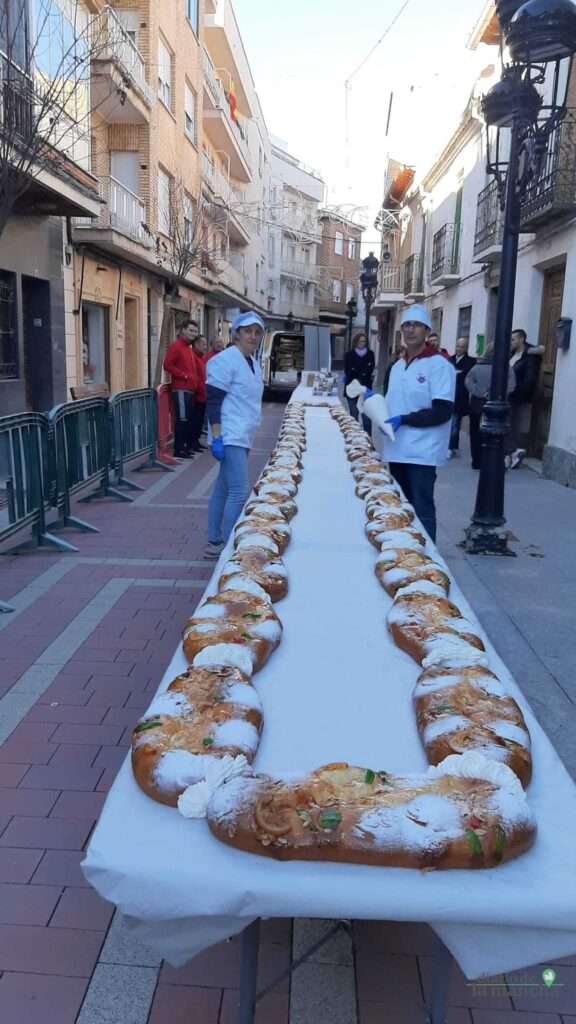 Un año más, Quintanar disfruta de un gran Roscón Solidario y chocolate a beneficio de Asprodiq 5