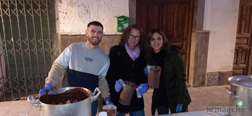 Un año más, Quintanar disfruta de un gran Roscón Solidario y chocolate a beneficio de Asprodiq 8