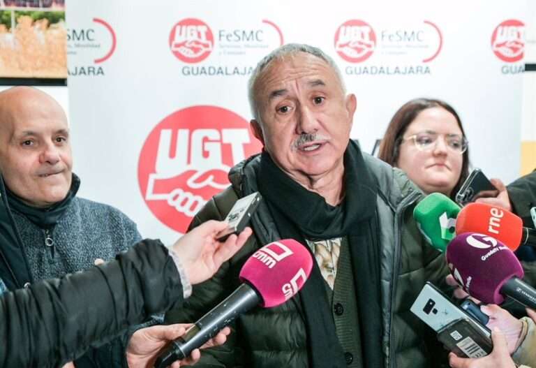 Álvarez (UGT) apoya a huelguistas de la limpieza ante una "incongruente" patronal y unos servicios mínimos "abusivos"