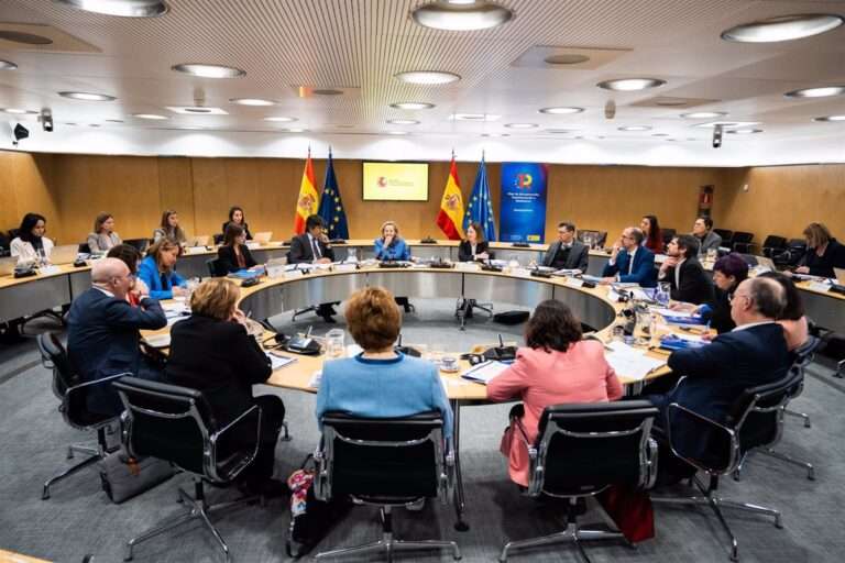 El Gobierno muestra colaboración para detallar el despliegue de los fondos europeos acordados con las CCAA