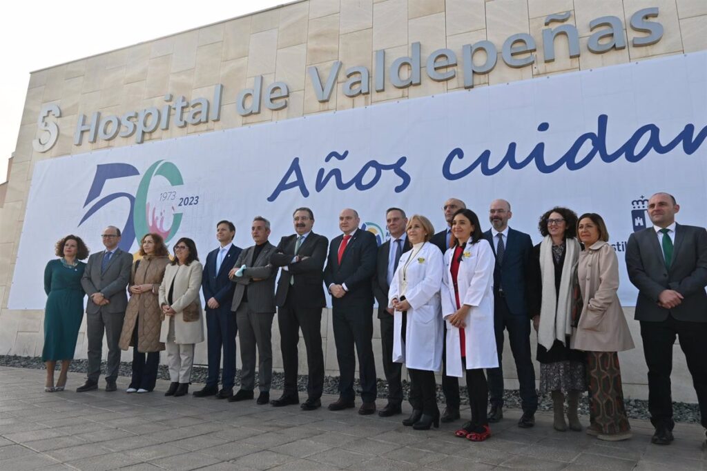 El Hospital de Valdepeñas conmemora 50 años ampliando prestaciones e incorporando la docencia