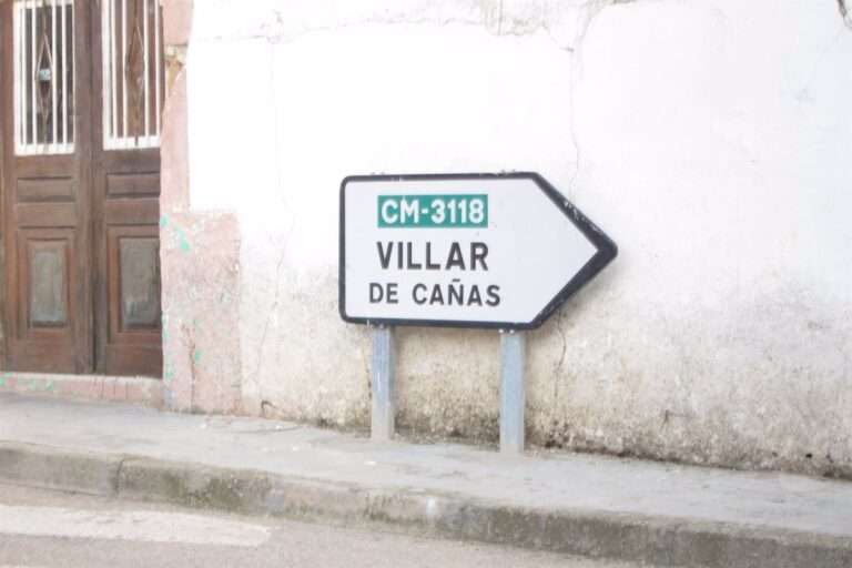 El alcalde de Villar de Cañas pide disculpas por sus "desafortunados" comentarios hacia Irene Montero