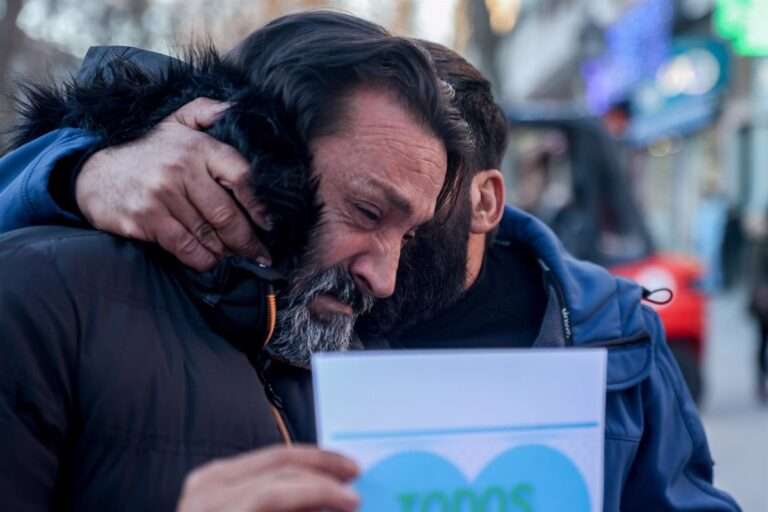 Familiares y amigos dan el último adiós a Ángel, el menor cuyos restos fueron encontrados en el Ecoparque de Toledo