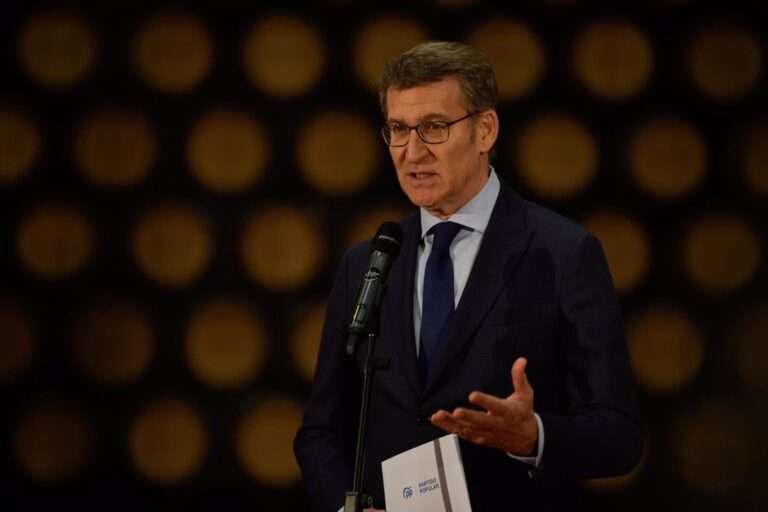 Feijóo descarta actos del PP con Casado por ahora porque su nuevo trabajo "no es compatible" con la política