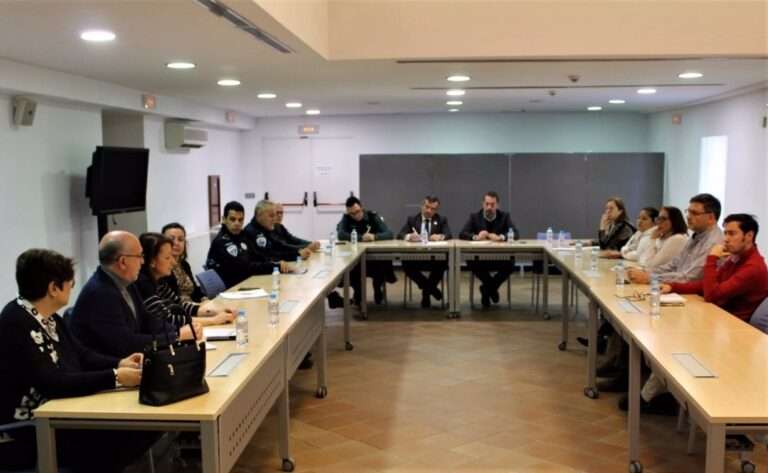 La Guardia Civil vigilará los entornos de los centros educativos de Torrijos para garantizar la seguridad
