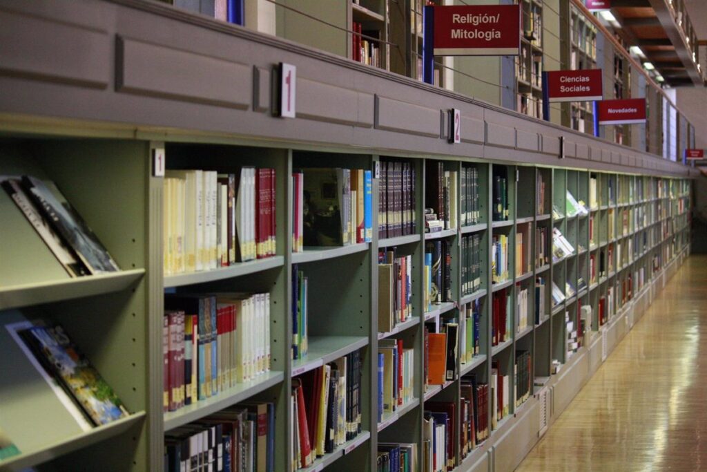 La biblioteca de C-LM cambiará sus libros descartados por donativos para las víctimas del terremoto en Siria y Turquía