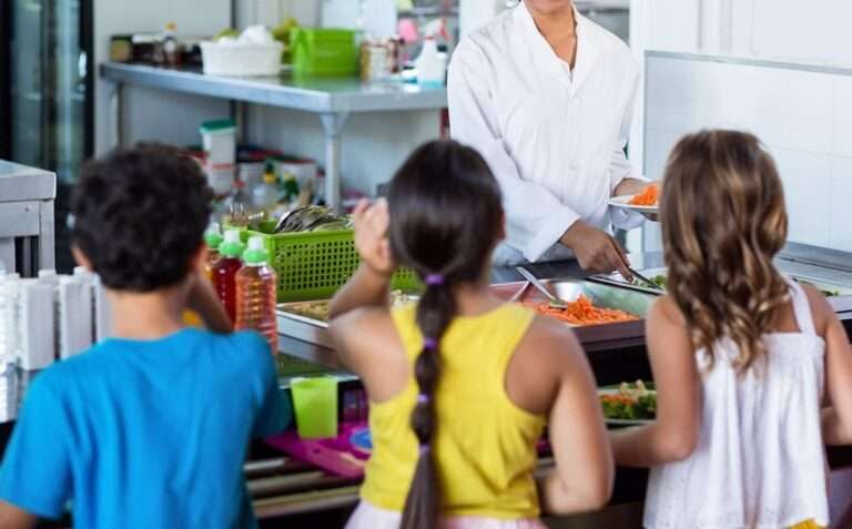 Las ayudas a transporte y comedor escolar para centros de Educación Especial de C-LM se incrementan hasta 850.000 euros