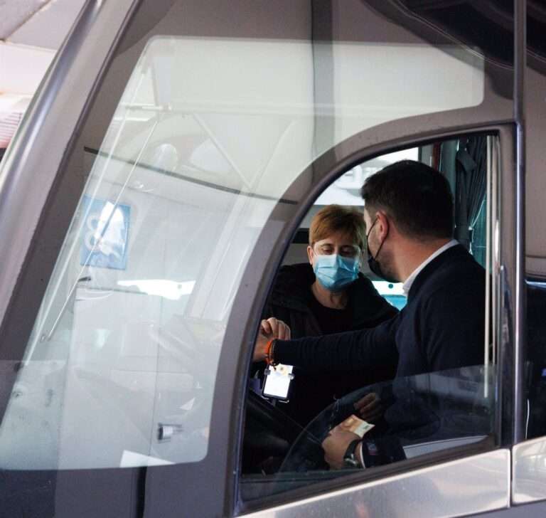 Todas las CCAA y 140 entidades locales rebajarán al menos el 50% el transporte público hasta julio