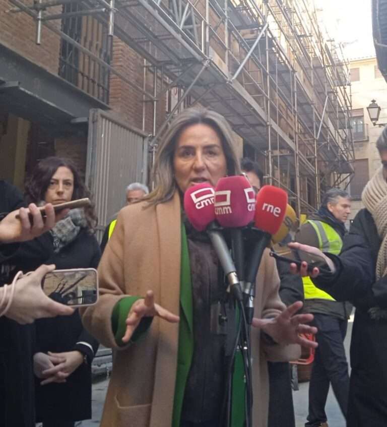 Tolón ve "muy necesarias" las obras del cuartel de la Guardia Civil y dice que son compatibles con la nueva comandancia