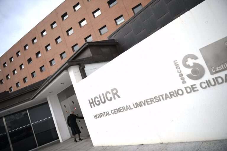 Trasladados al hospital dos menores de edad tras caer desde el tejado de una nave en Malagón (Ciudad Real)