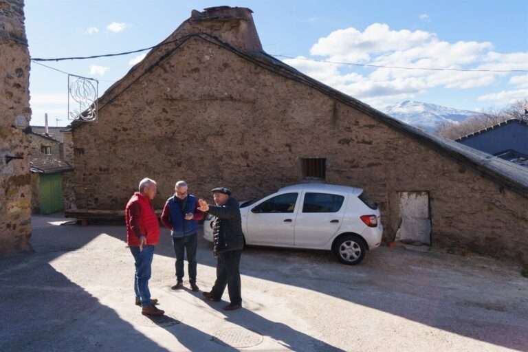 Un total de 17 municipios de Guadalajara mejoran sus vías, edificios municipales o red de agua con ayuda de Diputación