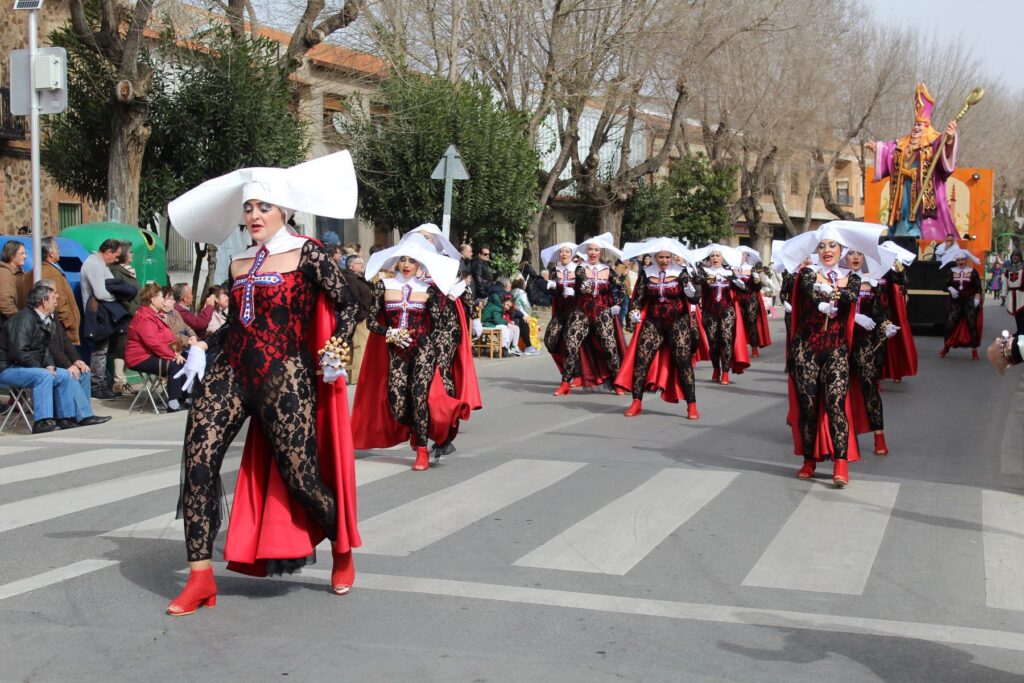 Los míticos “Harúspices”, con su espectáculo “Herejía”, se alzan con el primer premio del Concurso Regional de Carrozas de Villarrubia de los Ojos 9