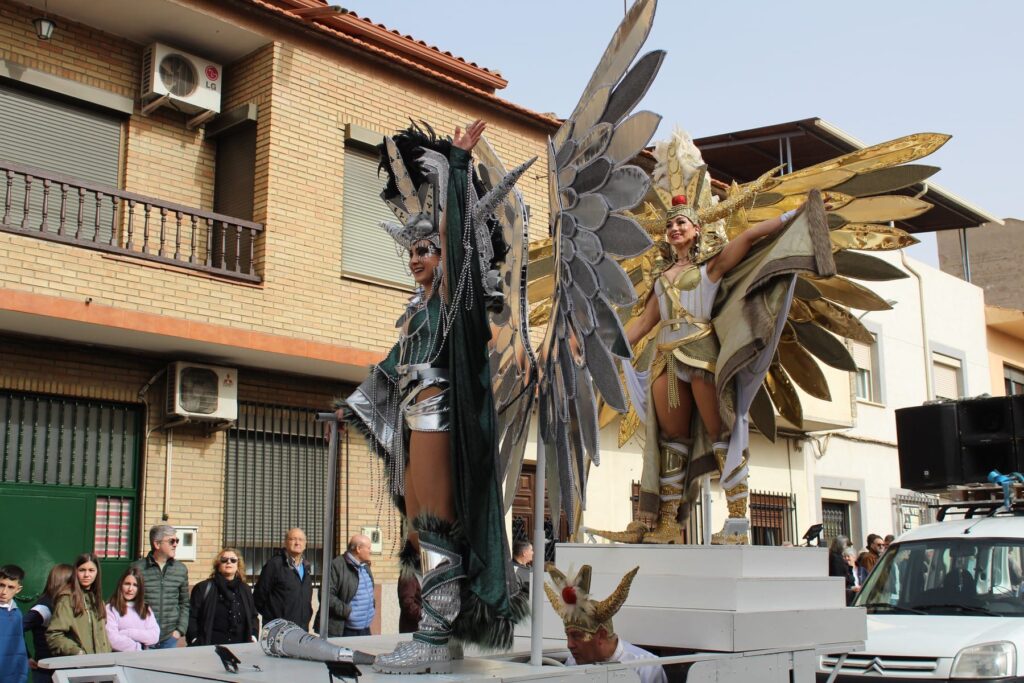 Los míticos “Harúspices”, con su espectáculo “Herejía”, se alzan con el primer premio del Concurso Regional de Carrozas de Villarrubia de los Ojos 16