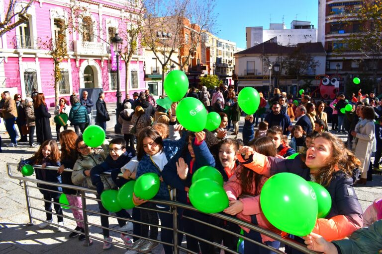 corazones y globos verdes dia mundial cancer puertollano