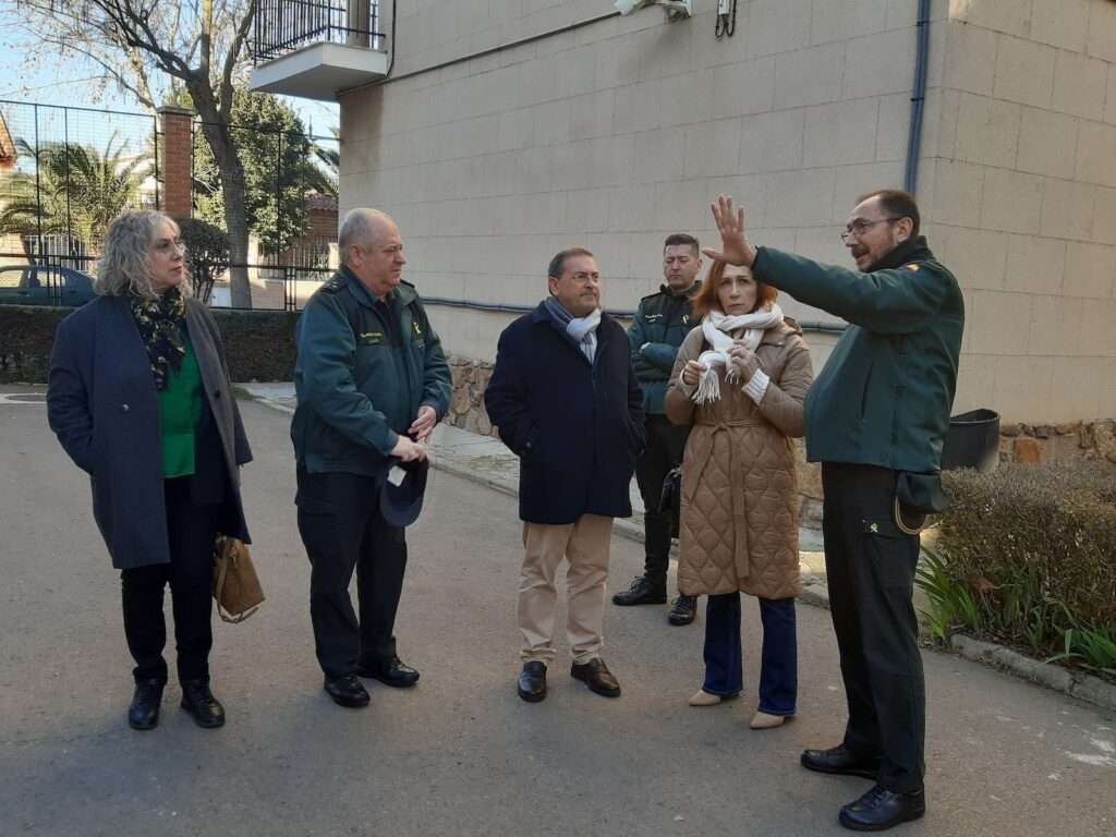 La subdelegada del Gobierno y el alcalde de Puertollano visitan la 2ª Compañía de la Guardia Civil y la Comisaría de Policía Nacional de Puertollano 3