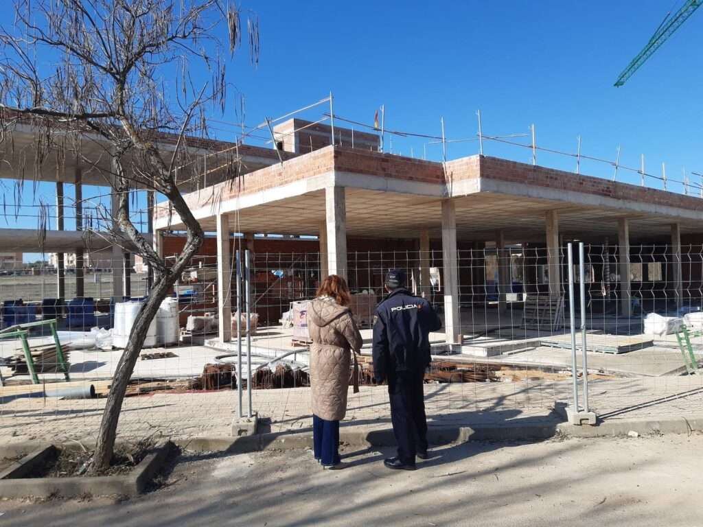 La subdelegada del Gobierno y el alcalde de Puertollano visitan la 2ª Compañía de la Guardia Civil y la Comisaría de Policía Nacional de Puertollano 1